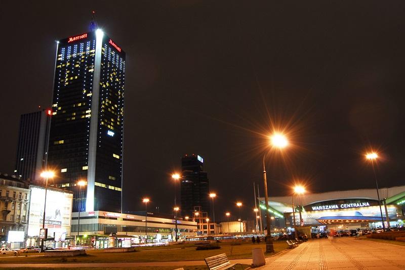 Nowe oświetlenie Diody LED mocy Xlamp Ciekawe i widowiskowe oświetlenie Hotelu Marriott w Warszawie uzyskaliśmy dzięki zastosowaniu