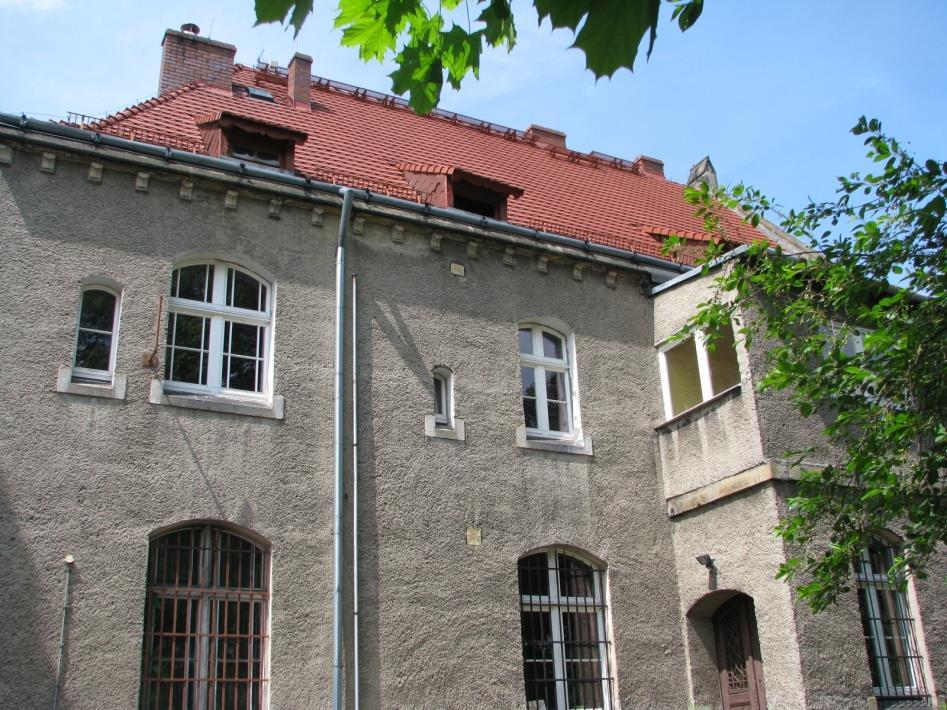 Opis nieruchomości: Nieruchomość ewidencyjnie oznaczona nr 407 o powierzchni 1444,00 m 2, dla której Sąd Rejonowy w Wałbrzychu VII Wydział Ksiąg Wieczystych prowadzi
