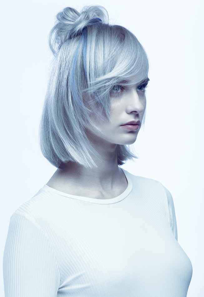 Ice&Cold Chłodne odcienie szarości z delikatnymi refleksami w odcieniu niebieskim znalazły się na liście trendów szczecińskiego stylisty Ernesta Kawy. Srebrnopopielatymi włosami zachwyciły się m.in.