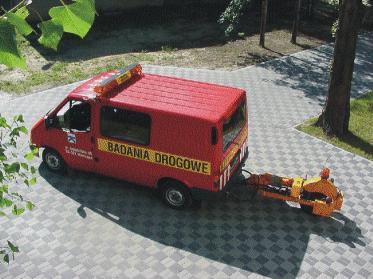 - Pomiar współczynnika tarcia nawierzchni oznaczany urządzeniem SRT-3 - Pomiar ugięć nawierzchni oznaczanych urządzeniem FWD - Penetroradar ARC - GEORADAR SIR-20 System Pomiarowy do Badania
