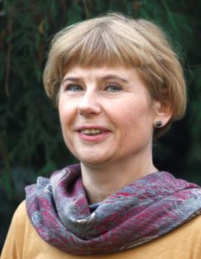 Iwona Bednarska-Żytko Urodzona w Olsztynie. Absolwentka Akademii Medycznej w Gdańsku. Dyplom lekarza otrzymała w 1984 roku.