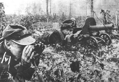 8. Lewica komunistyczna i jej działalność Dlaczego doszło do zerwania stosunków polsko-sowieckich w 1943 roku?