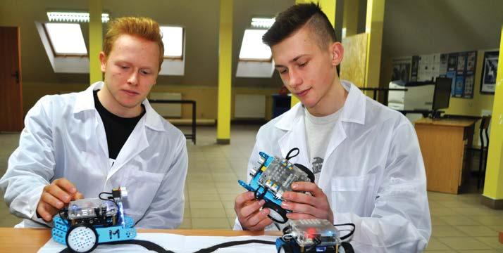NA KIERUNKU REALIZOWANE SĄ STAŻE ZAGRANICZNE technik mechatronik Oferta Technikum im.