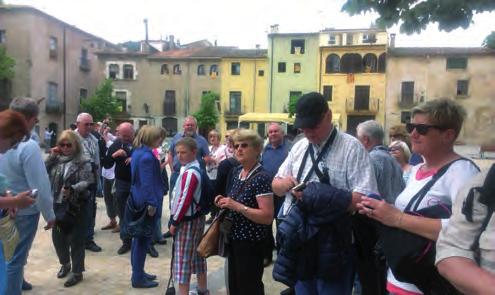 Pożegnaliśmy Rupit i udaliśmy się do Besalu. Dzieje Besalu sięgają głębokiej przeszłości. Miasto położone było na skrzyżowaniu szlaków handlowych. Jego świetność przypada na okres od IX w.