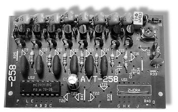 Moduły P R analizatora O J E K audio T Y Moduły analizatora audio kit AVT 258 kit AVT 259 Artyku³ ten stanowi pierwsz¹ czíúê uzupe³nienia opisu analizatora audio z EP12/95 (przedstawiamy tam ogûlny