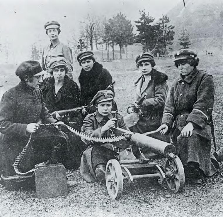 Ewa Gulbinowa (1891-1950), rodaczka Tejszerskiej, wydała w Krakowie biografię bohaterki walk z bolszewikami. Na Wileńszczyźnie kilku szkołom nadano imię bohaterki z Kresów.