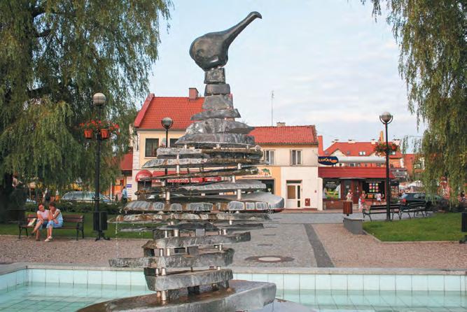 rokiem 1945. Inne miejscowości na Mazurach, takie jak Kętrzyn, Giżycko, Węgorzewo, Szczytno są właściwie wybudowane od nowa po wojnie.
