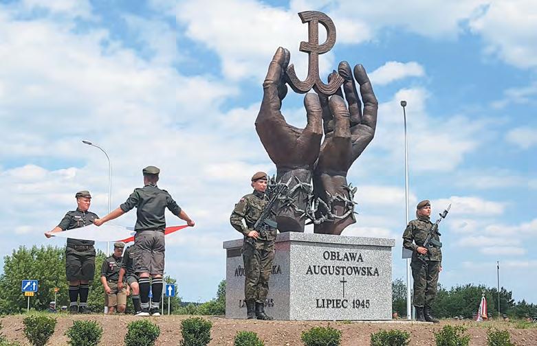 POLSKA Pomnik w Suwałkach Pamięci zamordowanych Pomnik w hołdzie ofiarom Obławy Augustowskiej został odsłonięty 17 czerwca w Suwałkach. Oddziały NKWD i Smiersz między 12 a 18 lipca 1945 r.