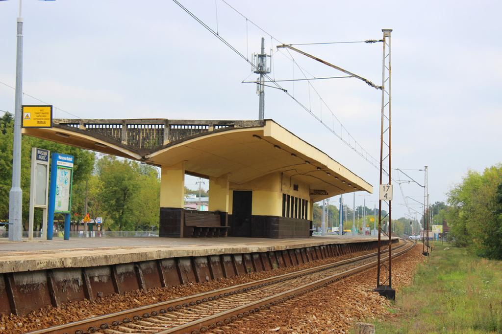 Realizacja projektu: Dofinansowane ze środków: We współpracy z: 8 Róg ulic Mrówczej i Kli Borków tajemniczy krzyż z 19 cja ndrzej Steciuk, żołnierz po Partnerzy: SUBIEKTYWNY SPCEROWNIK PO RDOŚCI O