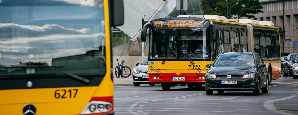 5. Wypadki z udziałem pojazdów komunikacji miejskiej Zdarzenia z autobusami W 2017 roku odnotowano 249 zdarzeń z udziałem pojazdów komunikacji miejskiej, w tym 148 wypadków i 101 kolizji.