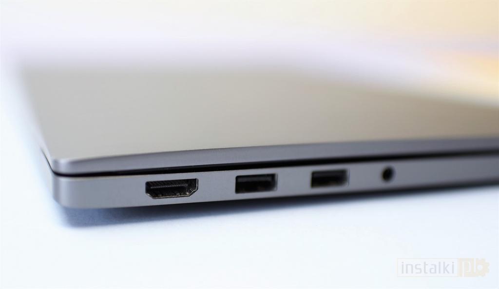 W przeciwieństwie do Mi Notebook Air, w modelu Pro nie można narzekać na brak złącz. Oczywiście ich ilość nie jest porażająca ale w moim odczuciu, na pokładzie znajdziemy wszystko co trzeba.