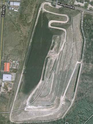Rys. 2. Bryła składowiska Radiowo (źródło: http://maps.google.pl) Fig. 2. Landfill mass of Radiowo (source: http://maps.google.pl) Od strony południowej i wschodniej przylega Park Leśny Bemowo.
