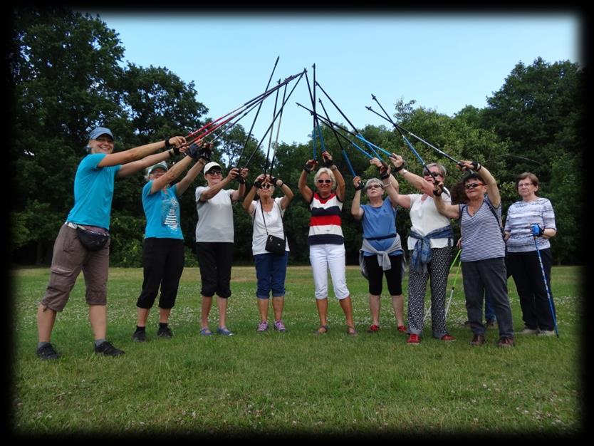 LETNIE ZAJĘCIA Z NORDIC WALKING Od czerwca do końca września, odbywają się wakacyjne spotkania Marszu Po Zdrowie (trening nordic walking) w Parku Reagana.