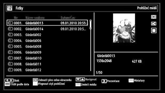 Prohlížení fotografií přes USB Pokud z vyberete možnost Fotky, seznam všech dostupných fotek se zobrazí na obrazovce. Přehrát ( tlačítko): Spustí přehrávání videa.