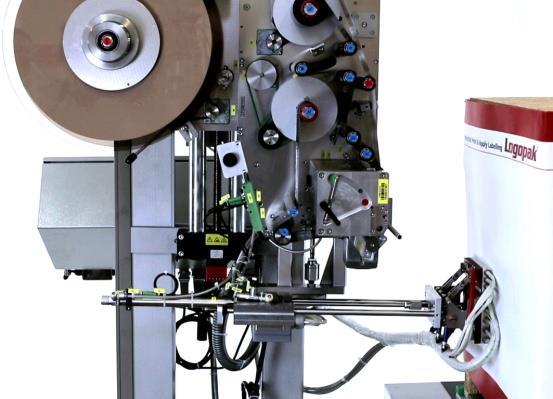 6, stoisko 14 LOMA SYSTEMS System rentgenowski X5c combo - zintegrowana stacja kontroli - wykrywa zanieczyszczenia metaliczne i niemetaliczne (kamień, szkło, gumę,