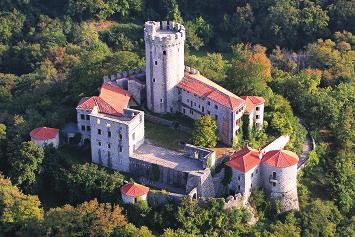 Celem dzałań plotażowych jest rewtalzacja budynku jego użytkowane przez sektor prywatny. Unwersytet Ekonomczny w Bratysławe planuje uruchomć w obekce Centrum Transferu Bznesu.