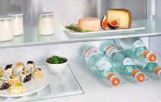 SuperFrost, sterowana w zależności od ilości Sygnał ostrzegawczy w przypadku awarii: wizualny i akustyczny Chłodziarka i komory BioFresh PowerCooling Półki z uchwytem na butelki Premium GlassLine,