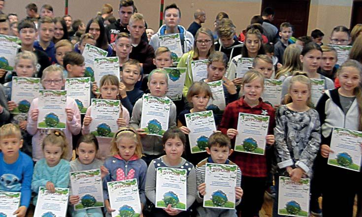 Wręczał też nagrody podczas szkolnych apeli, które odbyły się 24