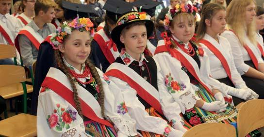 uczniów pierwszego etapu edukacyjnego. Dzieci każdego roku biorą udział w szkoleniach teoretycznych i praktycznych z zakresu udzielania pierwszej pomocy.