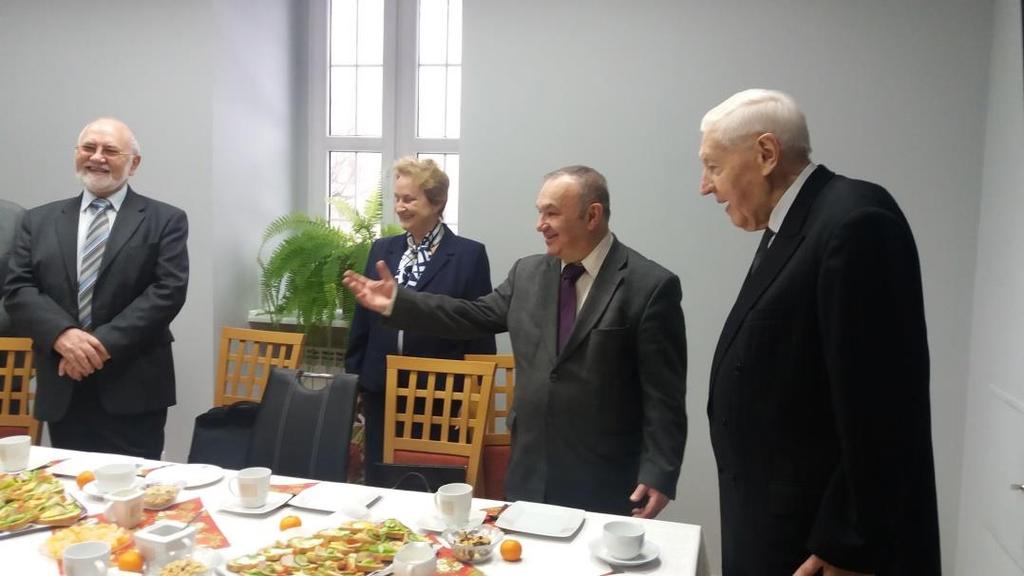 Do konkursu przystąpiło 6 uczniów. Dokonano wyliczenia punktów wg regulaminu. 14 grudnia 2016 r. - Jubileusz 90. urodzin obchodził dr inż.