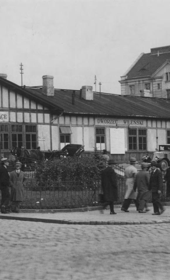 Koleje losu sprawiły, że dawny gmach dworca nie przetrwał do naszych czasów, a położona