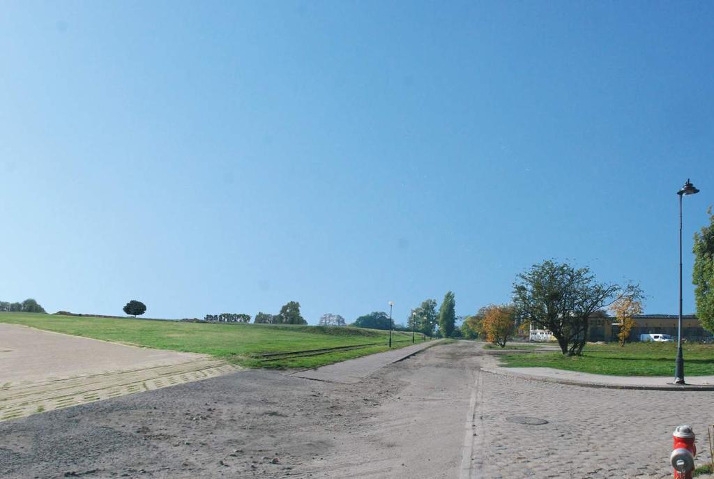 CEL B - BUDOWA UKŁADU KOMUNIKACYJNEGO (UL. REDUTA WYSKOK), ZAGOSPODAROWANIE BASTIONU WYSKOK trasa rowerowa połączona z stystemem tras Miasta Gdańska nowe nasadzenia - szpaler drzew ul.