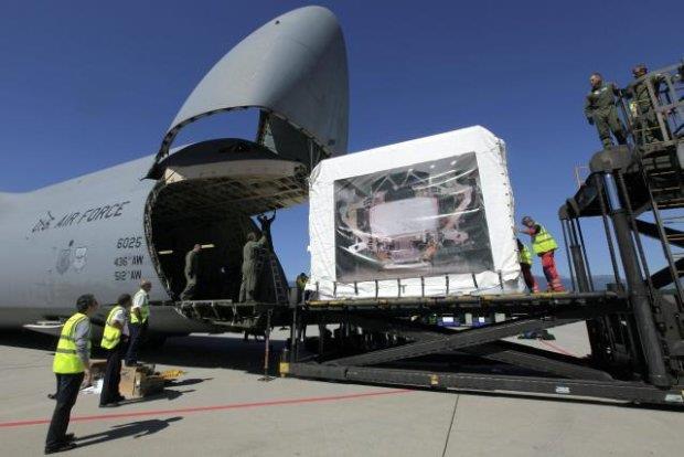 Samoloty do przewozu kontenerów w transporcie lotniczym Spedycja