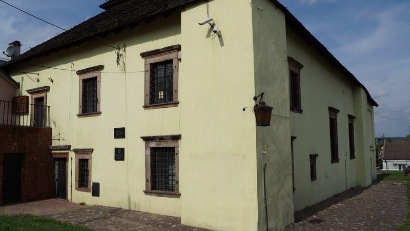 Zdjęcie 22 Synagoga elewacja południowa od ulicy Długiej Źródło: Gminna Ewidencja Zabytków s.