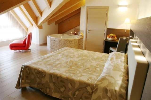 Pokoje Grand Hotel Miramonti oferuje