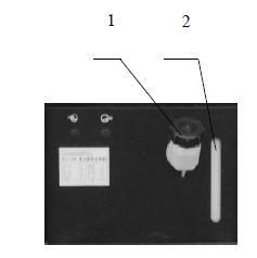 Opis panelu 1 Pokrętło regulacji natężenia prądu spawania (A) 2 Pokrętło regulacji napięcia prądu spawania (V) 3 Gniazdo uchwytu spawalniczego chłodzonego cieczą typu MB 501 4 Szybkozłącze górne /