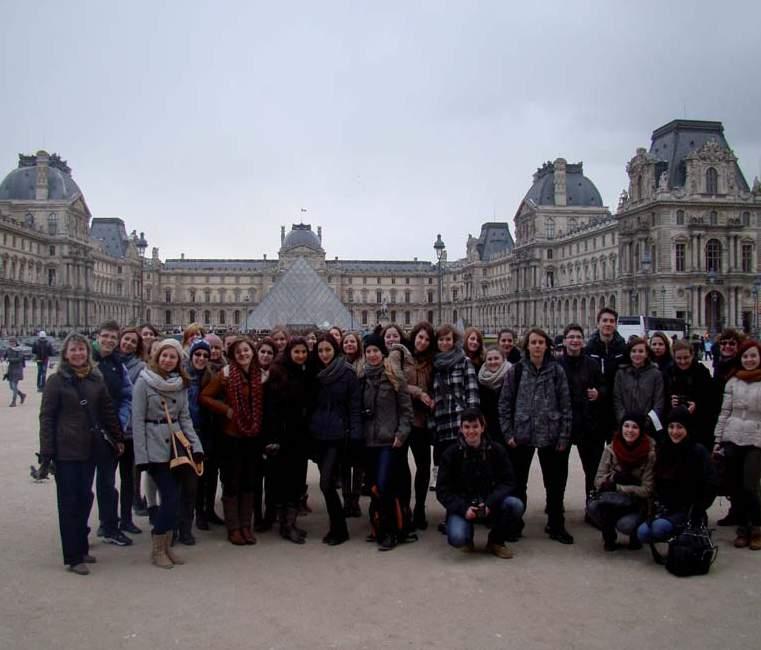 TANIA WYCIECZKA SZKOLNA PARYŻ TF10-e Hotel turystyczny 6 dni 10 18 lat Paryż to światowa metropolia, której zwiedzanie może być dla uczniów fascynującą lekcją historii i kultury europejskiej.