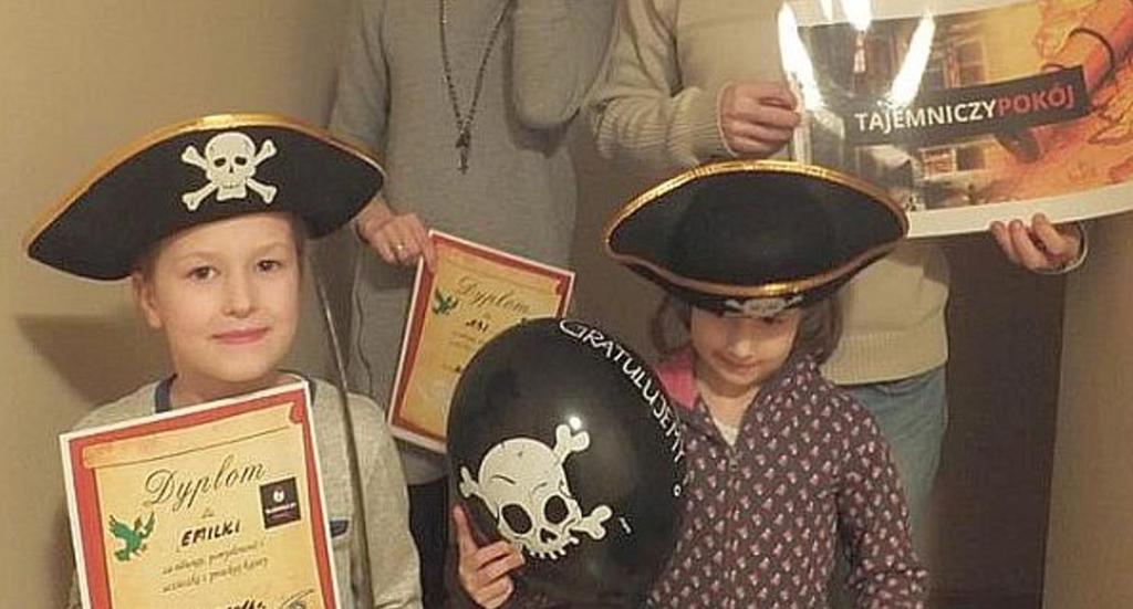 Tajemniczy pokój ESCAPE ROOM Tajemniczy Pokój to zabawa w konwencji escape room dzieci wraz z rodzicami zostają zamknięci w pomieszczeniu, z którego