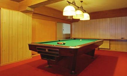 Cena zawiera: 7 dniowy pobyt w Hotelu Sport Pampeago *** Zakwaterowanie w pokoju wg cennika Skipass HANDtoHAND* - 6 dni Val di Fiemme Wyżywienie HB - obfite śniadania i obiadokolacje Wstęp na