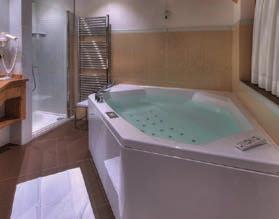 poprzednich FREE SKI zniżka non stop: 100pln / osoby Według Fun-Tomas najlepszy hotel w Val di Sole zarówno dla rodzin z dziećmi jak i par.