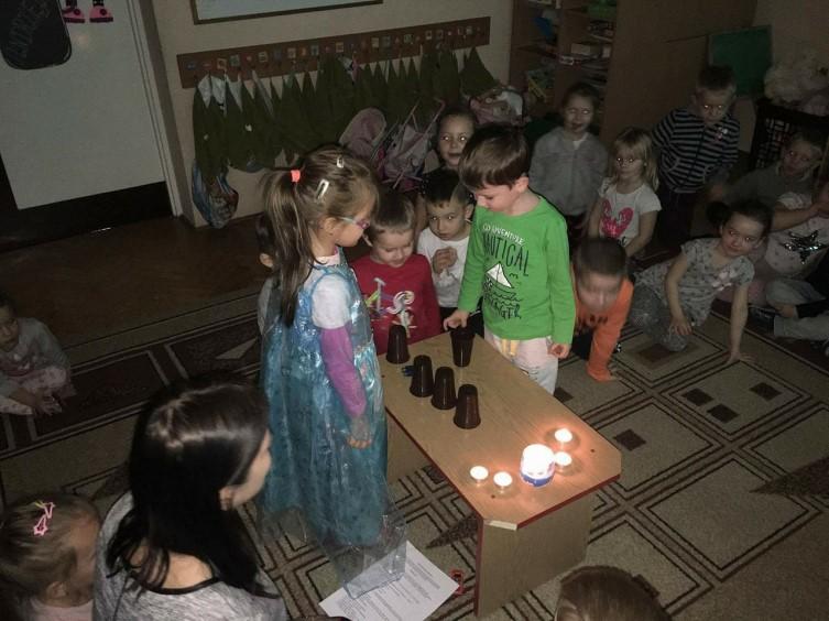 Mimo coraz nowocześniejszych i coraz atrakcyjniejszych zabawek, moda na misie nie przemija.