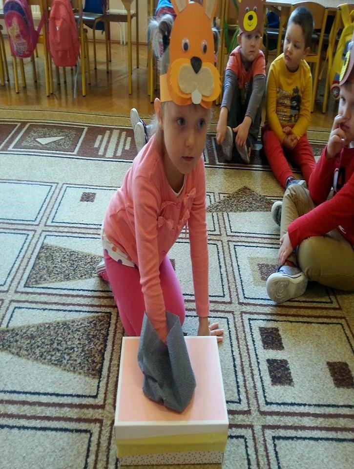 Dzieci w wieku przedszkolnym bardzo interesują się światem i zjawiskami w nim zachodzącymi.