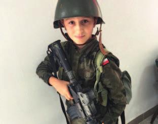 młody komandos Obóz militarny dla najmłodszych 8-13 lat musztra na wesoło: nauka podstaw musztry i wojskowej dyscypliny w formie dobrej zabawy.