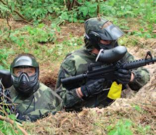 Łowcy Adrenaliny Obóz paintballowy 10-14 / 14-18 lat PROGRAM: paintball: niezwykle urozmaicone, pełne energii i adrenaliny gry przy użyciu różnorodnego sprzętu paintballowego (replik amerykańskiego