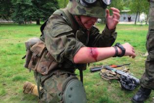 ASG: Air Soft Gun: zajęcia z użyciem broni skonstruowanej w celu realnego odwzorowania pola walki (repliki broni ASG to wierne kopie oryginałów, pod względem wielkości, szczegółów i ciężaru).
