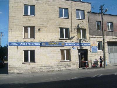 INFORMATOR ROK SZKOLNY 2018/2019 1. 331402 Technik agrobiznesu 2. 331403 Technik ekonomista 3. 311408 Technik elektronik 4. 311303 Technik elektryk 5. 351203 Technik informatyk 6.