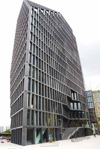 200 samochodów osobowych. Zaprojektowana jest bardzo nietypowa elewacja budynku, której producentem jest znana poznańska firma POZ-BRUK Sp. z o.o. Bałtyk-Tower budowany jest obok starej drukarni Concordia i hotelu Sheraton.