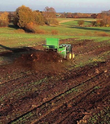 sztywny dyszel resorowany instalacja hamulcowa 1-przewodowa instalacja hamulcowa 2-przewodowa hamulec ręczny hydraulicznie otwierana zasuwa tylna hydrauliczny rewers podłogi oświetlenie (instalacja