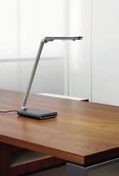 13.3 Lampki, żarówki Lampka LED na biurko MAULpure 80% mniejsze zużycie energii niż w przypadku lamp tradycyjnych. Ramię i głowica oświetleniowa wykonane z aluminium.