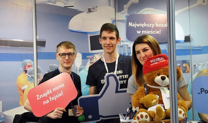 /miejsce fizjoterapia, jednolite magisterskie 6,7 os./miejsce elektroradiologia, I 4,9 os./miejsce położnictwo, I 4,5 os.