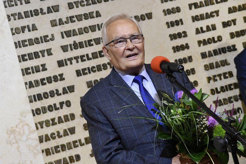 PIERWSZY PROFESOR HONOROWY absolwent AMG (obecnie GUMed) z 1960 r.