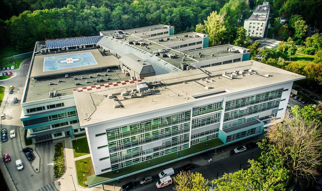 CENTRUM MEDYCYNY INWAZYJNEJ 26 jednostek organizacyjnych (kliniki, pracownie, centrum urazowe, sterylizatornia, bank krwi) 12 oddziałów zabiegowych, 15 sal
