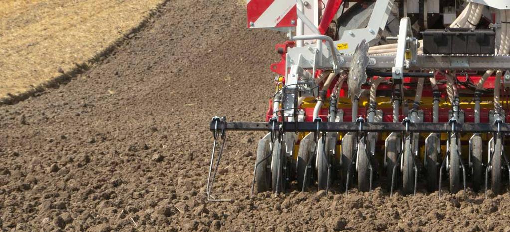 Duży strumień powietrza chroni nasiona Standardowo hydraulicznie napędzane dmuchawa wytwarza już przy 25 l/min oleju duży strumień