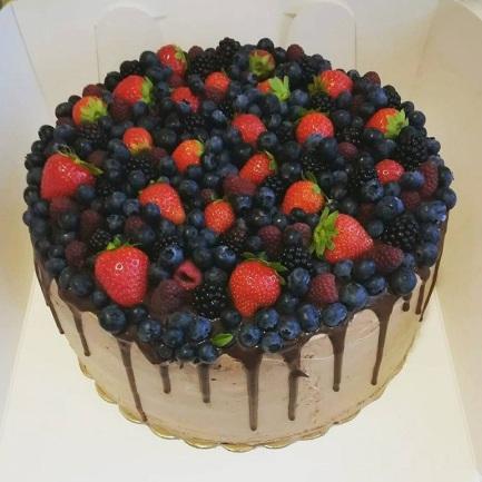 Tort Oreo Pyszne mocno czekoladowe biszkopty przekładane masą na