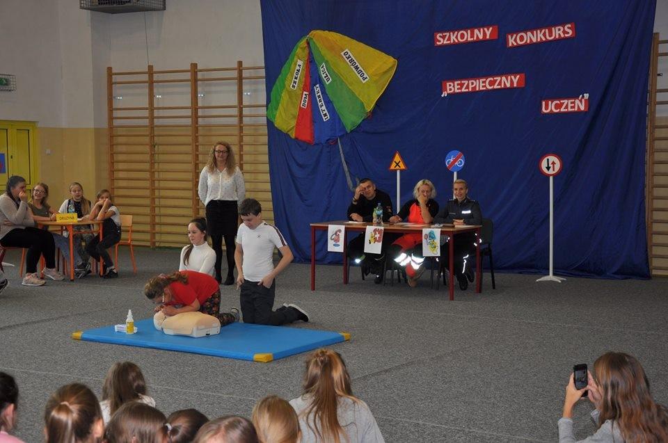 Uczestnicy turnieju musieli wykazać się wiedzą oraz umiejętnościami praktycznymi w