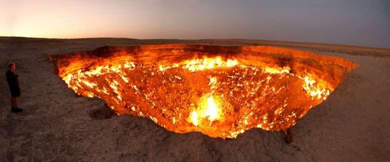Wrota Piekieł, czyli ognista dziura w Turkmenistanie Ta gigantyczna dziura nazywana jest przez miejscowych Wrotami Piekieł.